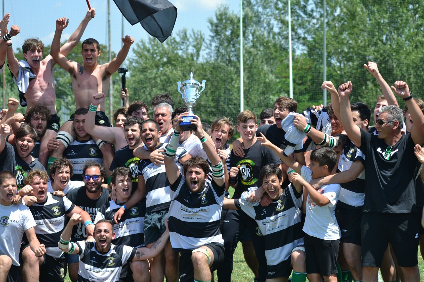 La Rugby Roma under 18 batte in finale il IV Circolo beneventano 65 a 7 e vola in Elite