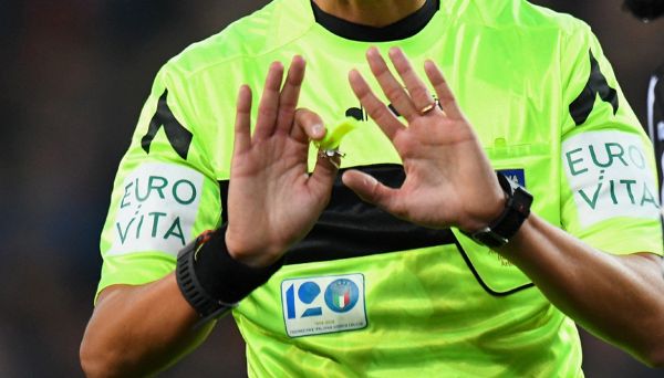 Domenica stop al calcio nel Lazio: la decisione dell’Aia dopo l’aggressione all’arbitro Bernardini