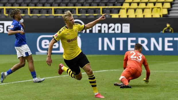Bundesliga in campo, è tornato il calcio: Dortmund super, rischia il Lipsia
