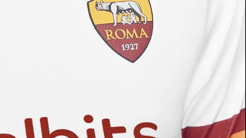 Roma, presentata la seconda maglia 21/22: sarà bianca ed esordirà con il Trabzonspor