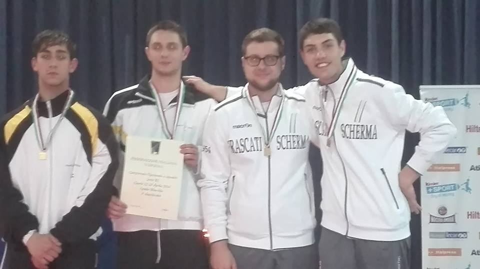 Frascati Scherma, la squadra di spada promossa in B1. E da oggi parte il campionato italiano Gpg