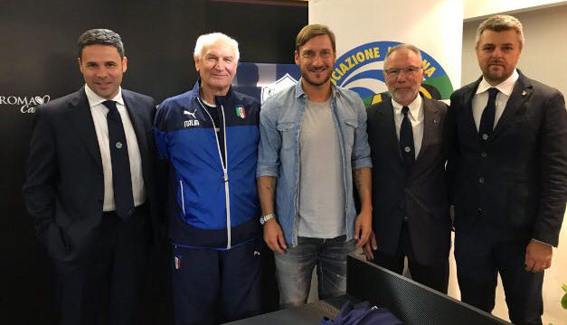 Tanto Monterosi insieme a Totti nel corso allenatore Uefa B a Trigoria