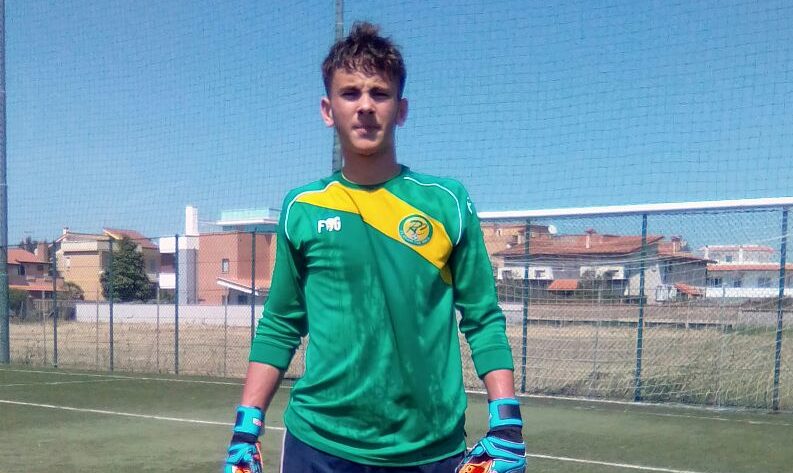 Sul portiere Pucciarelli dell’U15 del Fondi le attenzioni della Ternana