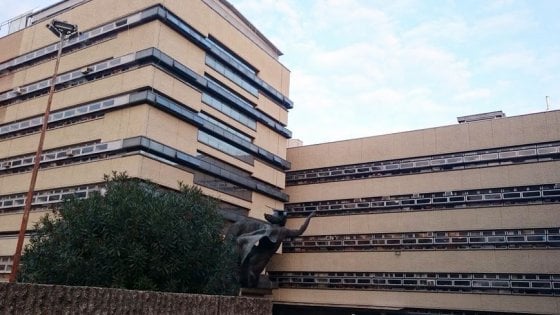 Tribunale di Roma ancora pericolante: crolla un controsoffitto