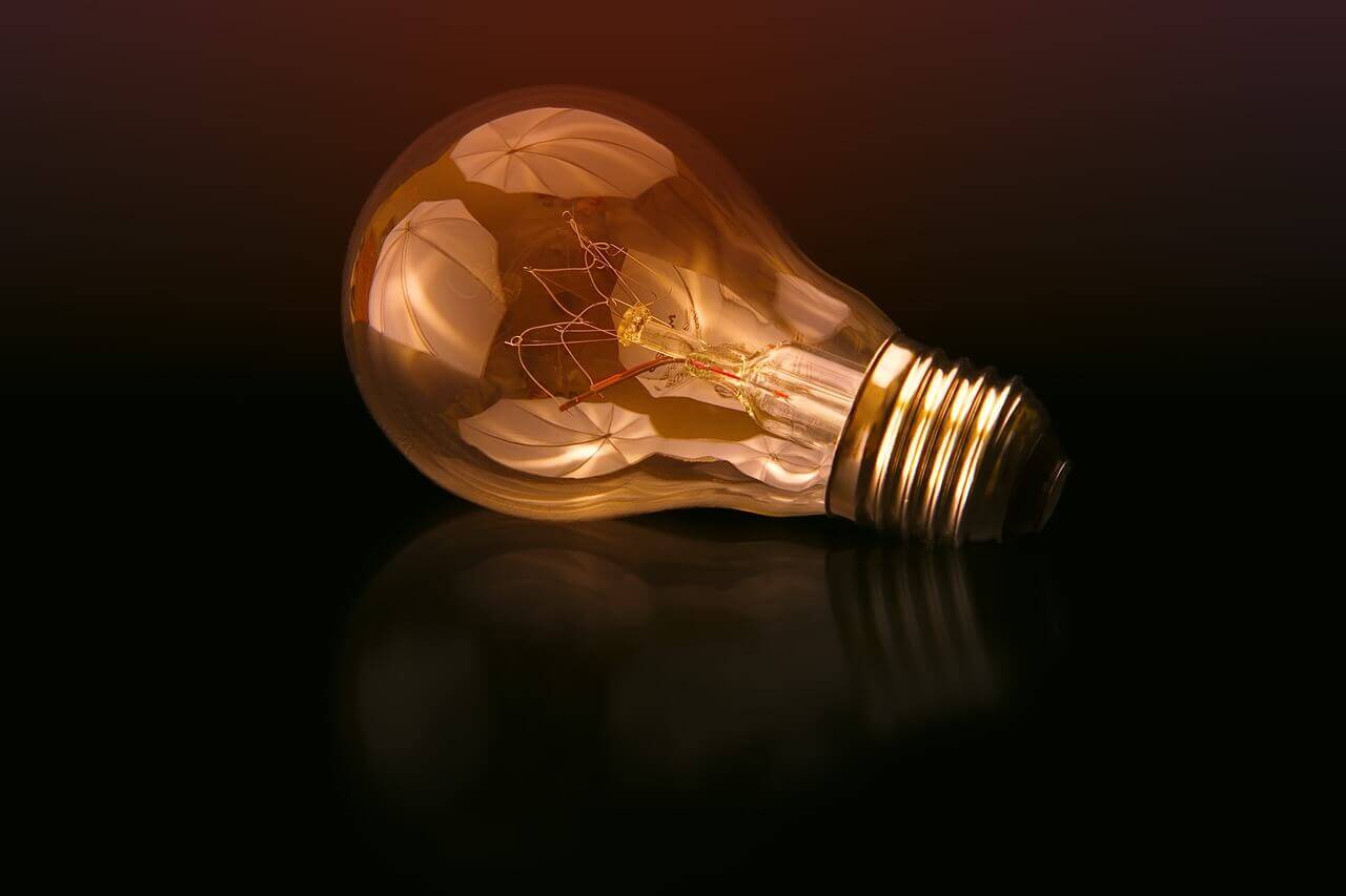 Bolletta-Energia:  Ecco come risparmiare sulla bolletta della luce