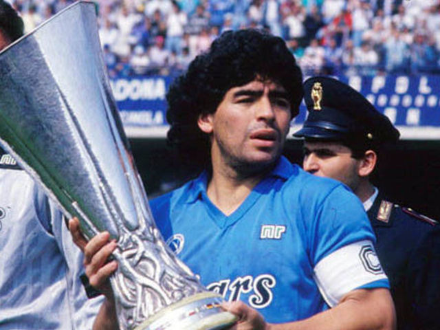 Diego Armando Maradona: quel cuore che ha smesso di segnare