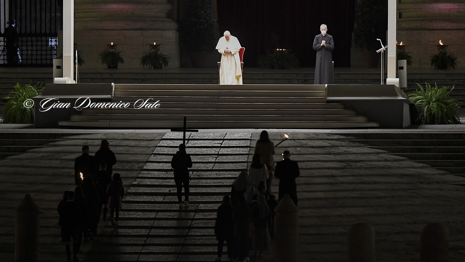 Foto gallery Via Crucis 2021 di GIAN DOMENICO SALE