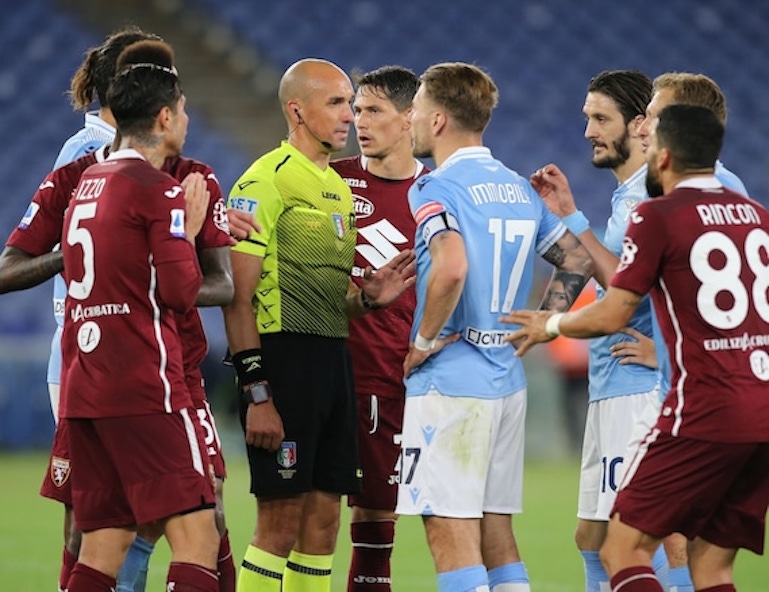 LA CRONACA | Serie A, Lazio-Torino 0-0: Fabbri horror, i granata si salvano con l’aiutino