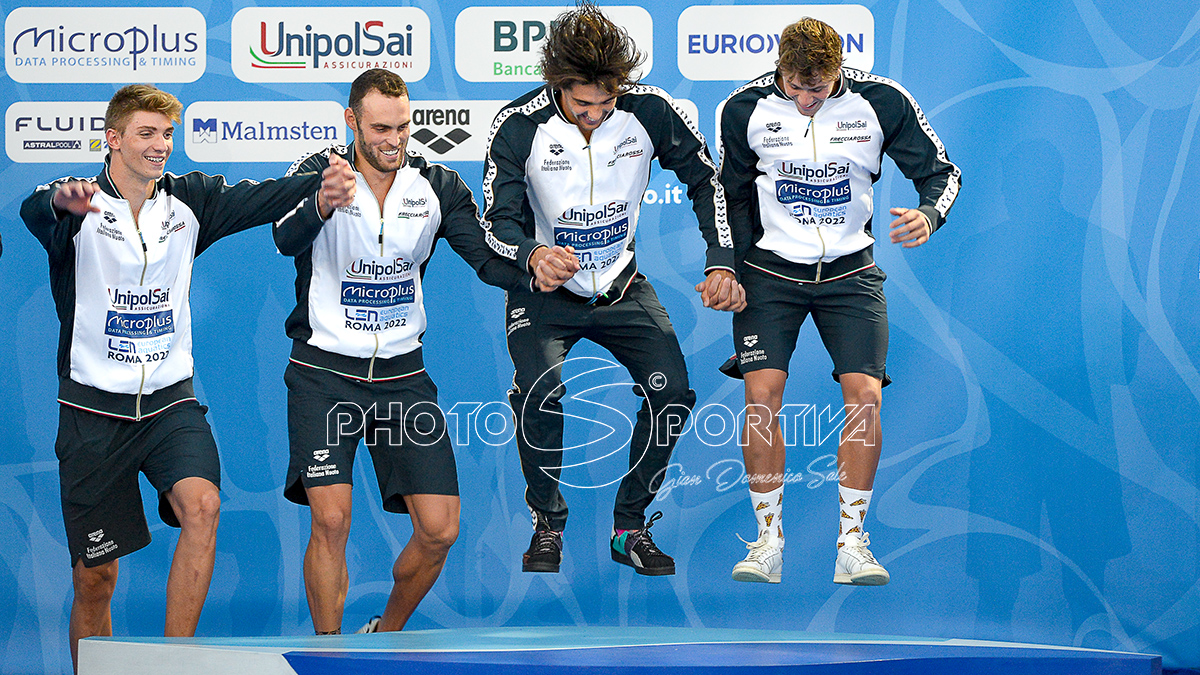 Europei nuoto di Roma, Ceccon, Martinenghi, Rivolta e Miressi oro nei 4×100 misti | Articolo di Lorenzo Petrucci e Foto gallery di Gian Domenico