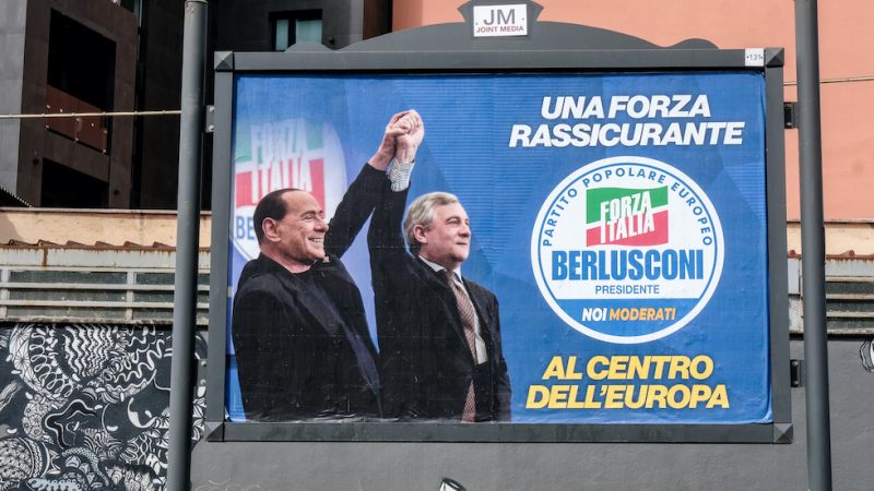 Berlusconi ancora sui manifesti elettorali di Forza Italia: c’era davvero bisogno?